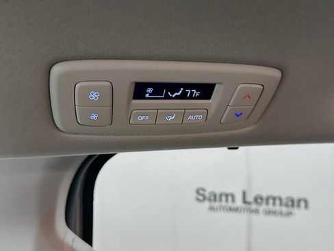Used 2026 Kia Carnival EX FWD image 25