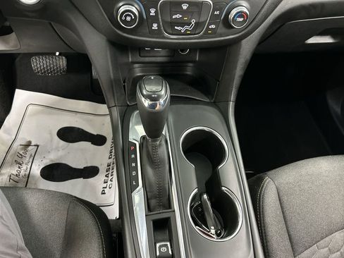 Used 2020 Chevrolet Equinox LT FWD image 17