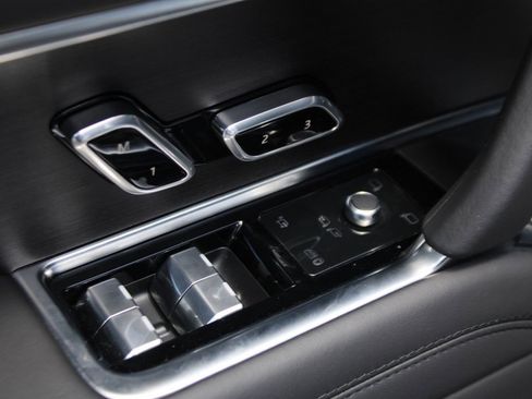 Used 2024 Land Rover Range Rover SE image 10