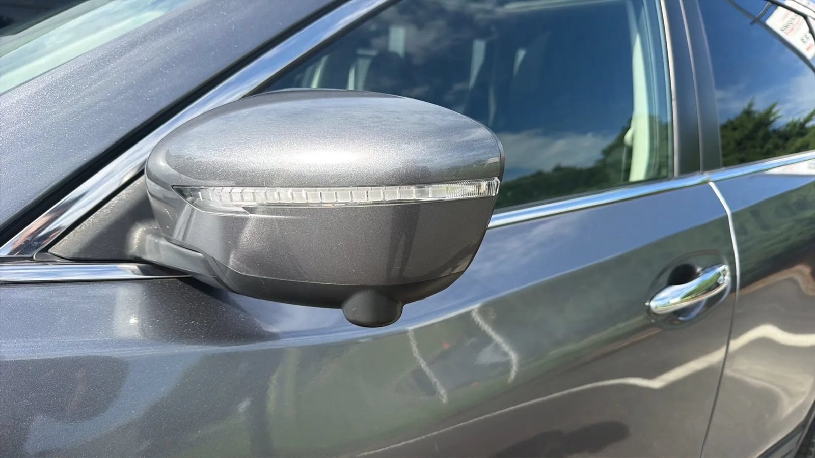 Used 2014 Nissan Rogue SV w/ SV Premium Package AWD/4WD image 14