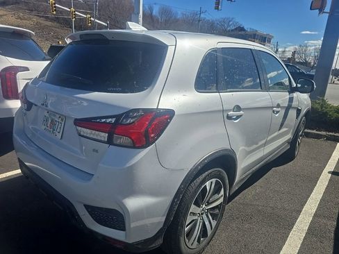 Used 2025 Mitsubishi Outlander Sport SE image 3
