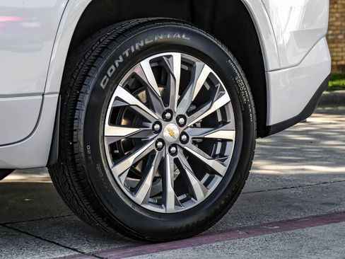 Used 2023 Chevrolet Traverse Premier image 69