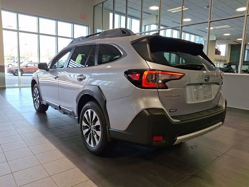Certified 2025 Subaru Outback Limited image 4