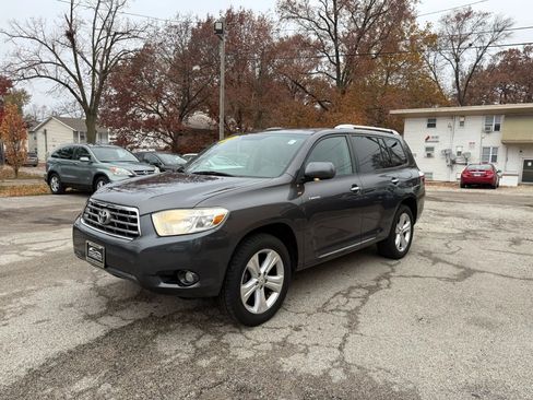 Used 2010 Toyota Highlander Limited image 3