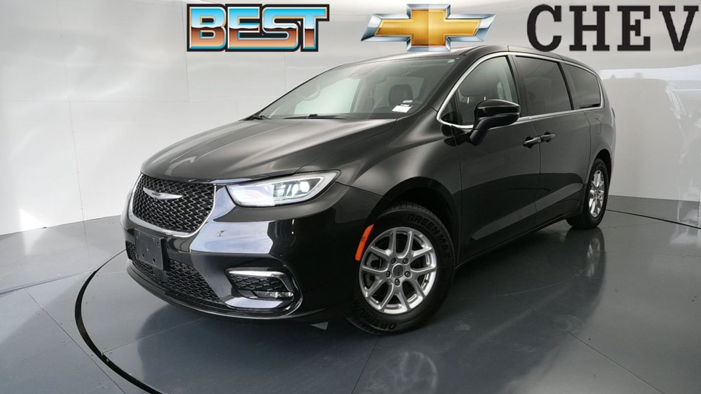 Used 2023 Chrysler Pacifica Touring-L FWD image 1