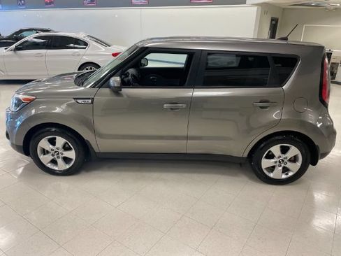Used 2018 Kia Soul FWD image 6