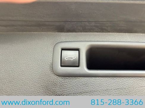 Used 2023 Toyota Highlander XLE AWD/4WD image 28