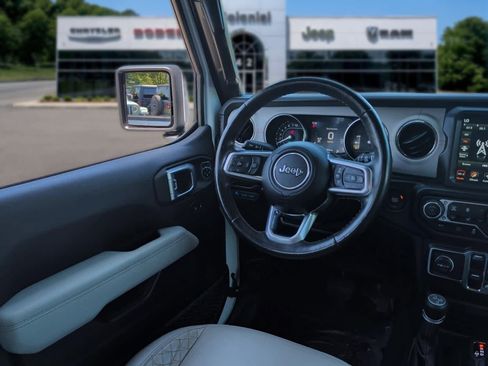 Used 2021 Jeep Wrangler Unlimited Sahara AWD/4WD image 32