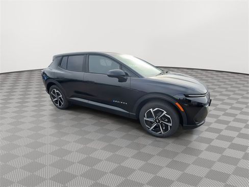 New 2026 Chevrolet Equinox EV LT image 2