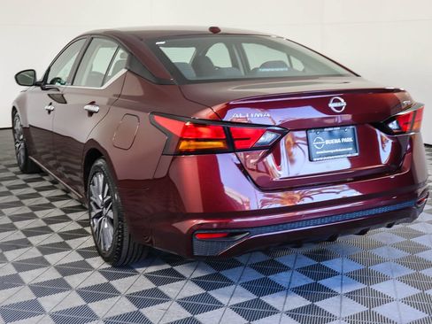Used 2023 Nissan Altima 2.5 SV image 6