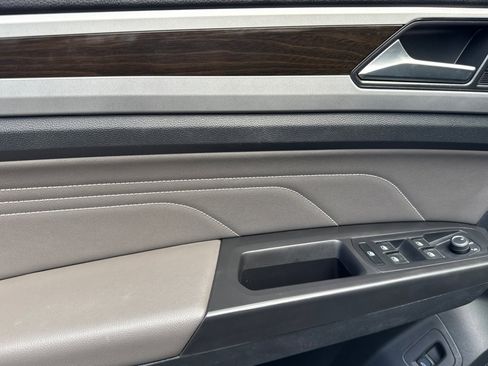 Used 2023 Volkswagen Atlas SE w/ Panoramic Sunroof Package image 11