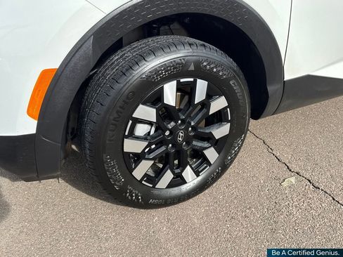 Certified 2025 Hyundai Santa Cruz SE image 28