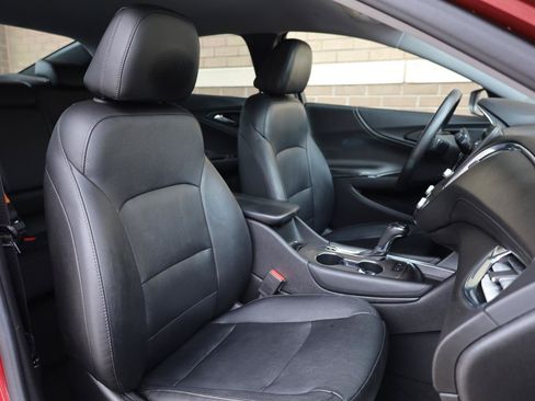 Used 2018 Chevrolet Malibu Hybrid w/ Leather Package FWD image 26