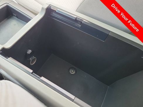 Used 2017 Toyota Camry LE FWD image 14