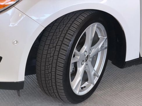 Used 2015 Ford Focus Titanium FWD image 14