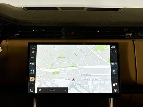 Used 2025 Land Rover Range Rover Long Wheelbase SE image 24