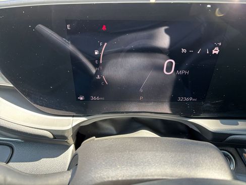 Used 2025 Buick Envista Preferred image 37