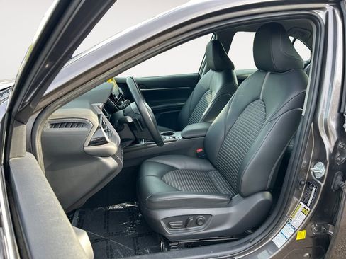 Used 2024 Toyota Camry SE AWD/4WD image 6