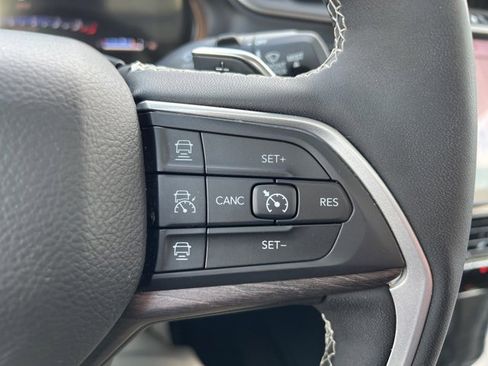 Certified 2023 Jeep Grand Cherokee L Limited image 27