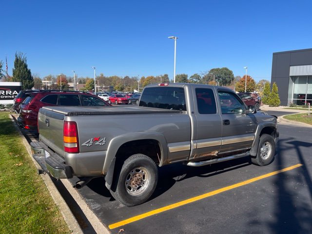 Used 2002 Chevrolet Silverado 2500 LS w/ Electrical Convenience Pkg AWD/4WD image 2