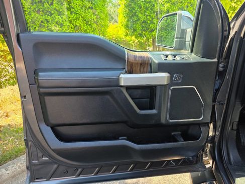 Used 2020 Ford F150 Lariat AWD/4WD image 11