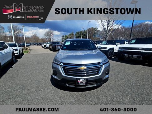 Used 2023 Chevrolet Traverse LT w/ Rear Camera Mirror Package image 9