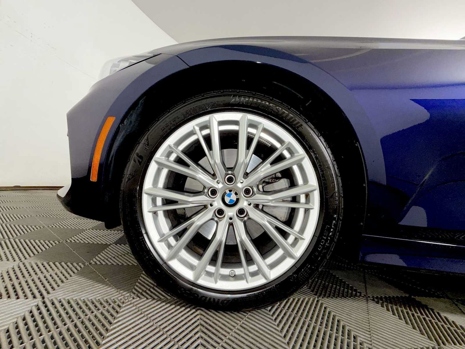 Used 2024 BMW 330i xDrive Sedan w/ Convenience Package AWD/4WD image 8