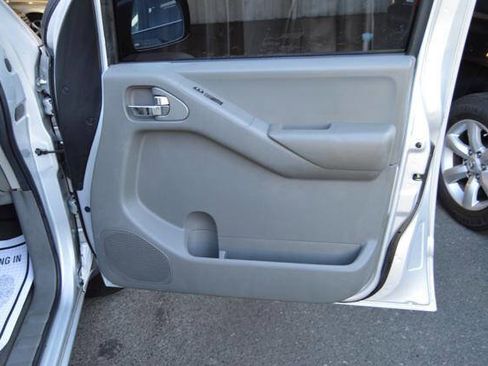 Used 2008 Nissan Frontier SE w/ SE Value Truck Pkg image 19