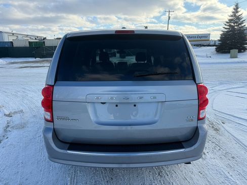 Used 2019 Dodge Grand Caravan SXT image 6