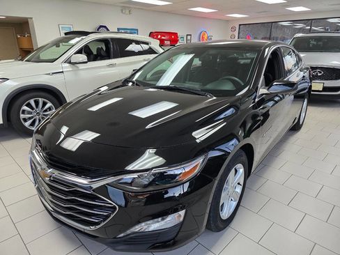 Used 2024 Chevrolet Malibu LT image 2