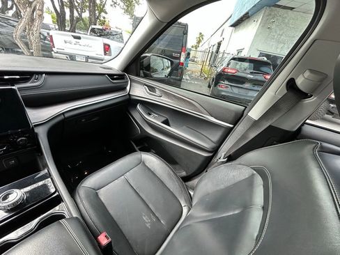 Used 2021 Jeep Grand Cherokee L Limited image 11