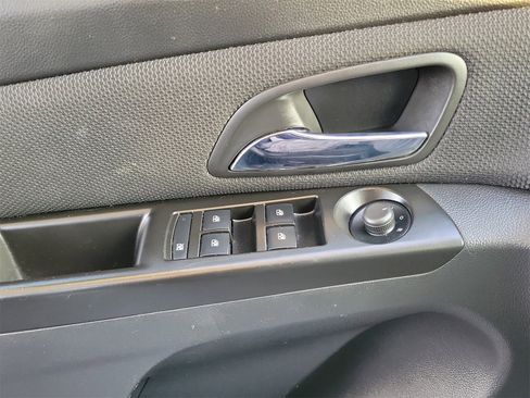 Used 2014 Chevrolet Cruze Eco image 29