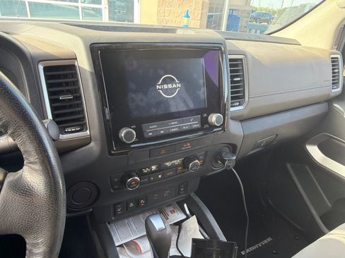 Used 2022 Nissan Frontier SV RWD image 16