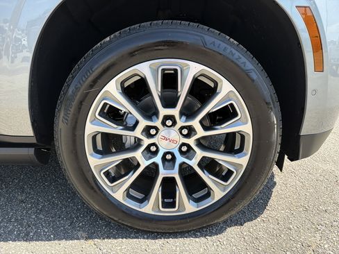 New 2026 GMC Yukon Denali w/ Sun & Power Step Package image 15