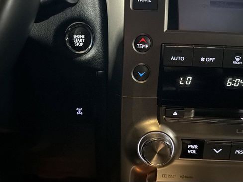 Used 2015 Lexus GX 460 w/ Premium Package AWD/4WD image 24
