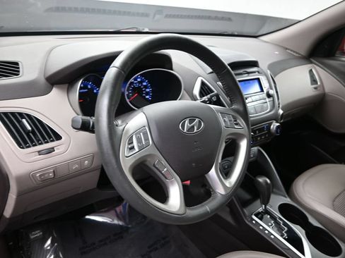 Used 2013 Hyundai Tucson GLS FWD image 16