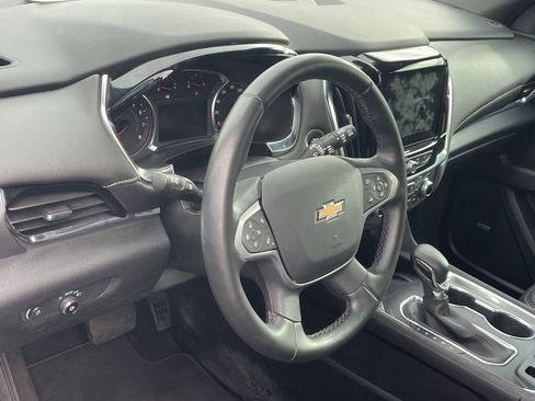 Used 2023 Chevrolet Traverse LT w/ LT Premium Package FWD image 6
