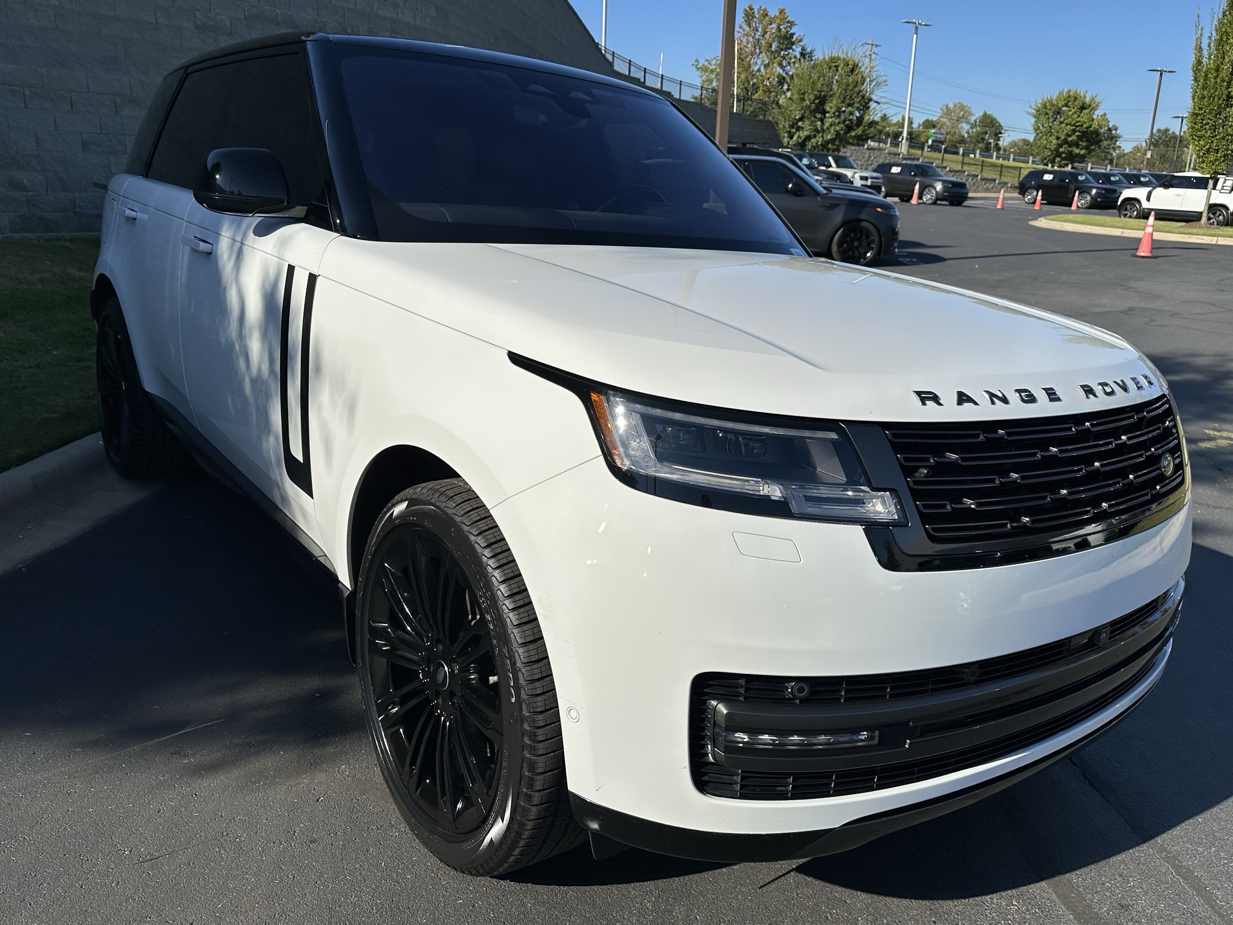 Certified 2023 Land Rover Range Rover SE AWD/4WD image 9
