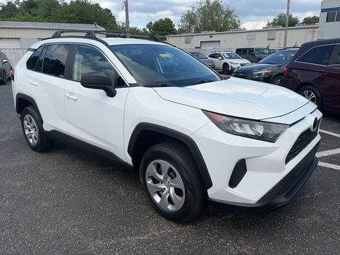 Used 2020 Toyota RAV4 LE FWD image 1