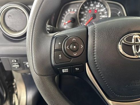 Used 2015 Toyota RAV4 LE image 15