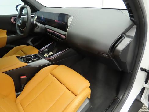 Used 2025 BMW X3 xDrive30i w/ Convenience Package image 16