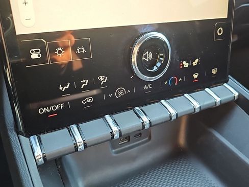 Used 2025 GMC Terrain Elevation image 17