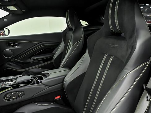 Used 2023 Aston Martin V8 Vantage Coupe RWD image 17