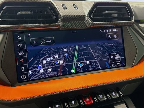 Used 2025 Lamborghini Urus SE AWD/4WD image 27