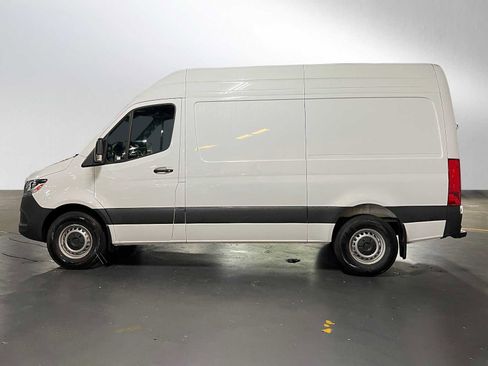 Used 2025 Mercedes-Benz Sprinter 2500 image 6