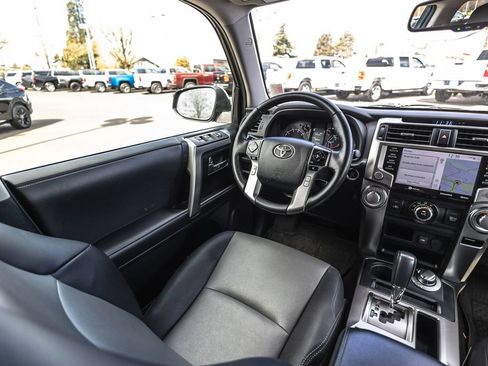 Used 2024 Toyota 4Runner SR5 Premium w/ Moonroof Package AWD/4WD image 24