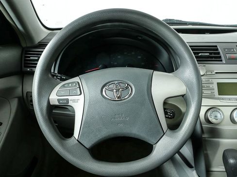 Used 2011 Toyota Camry LE image 14