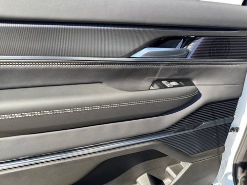 New 2026 Jeep Grand Wagoneer Summit image 16