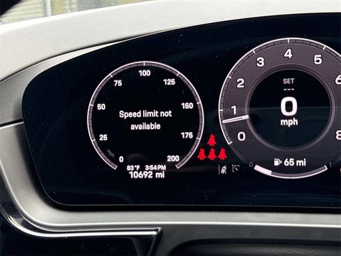 Used 2025 Porsche Cayenne S image 15