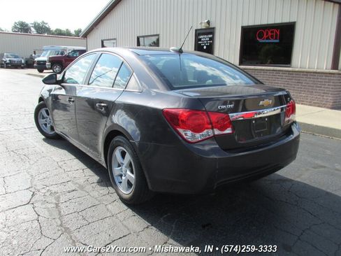 Used 2016 Chevrolet Cruze LT FWD image 4